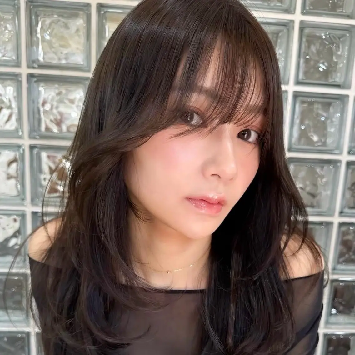 セミロング カラー ヘアアレンジ 内大久保 列夏のヘアスタイル