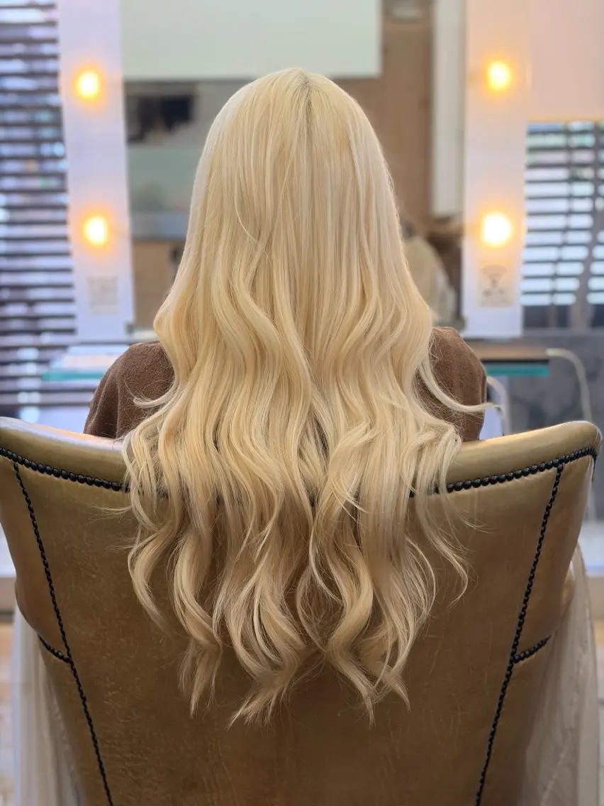 ✨ブロンドカラー✨ホワイト✨✂︎カット➕ブリーチ3回➕オンカラー➕トリートメント✂︎の写真