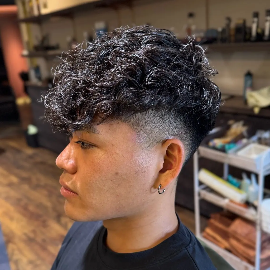 ショート パーマ メンズ スペインカール 外国人風カラー カット パーマ 久保 貴大のヘアスタイル