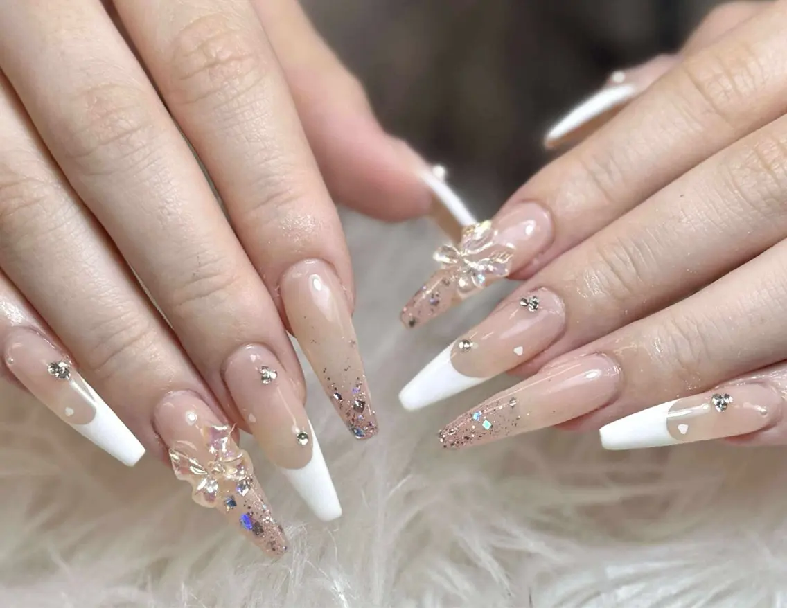 ネイル チークネイル 長さ出し フットネイル マグネットネイル 持ち込み ハンドネイル ANH NAIL ゴテゴテ専門店💎のネイルデザイン