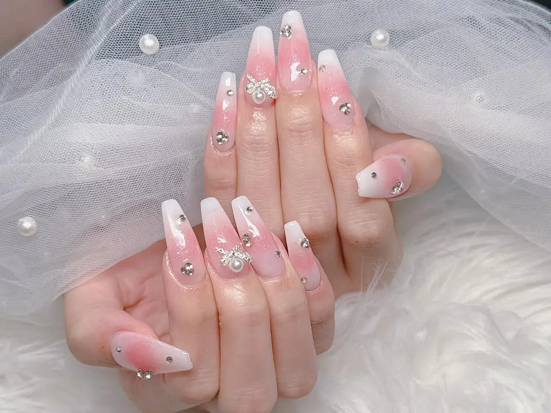 カラー ロング グラデーションカラー 韓国風ヘア ハンドネイル 高橋 ユキのネイルデザイン