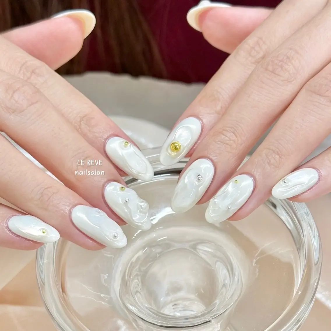 ネイル 韓国ネイル ニュアンスネイル シンプルネイル 夏ネイル ワンホンネイル ハンドネイル LE REVE nailsalonのネイルデザイン