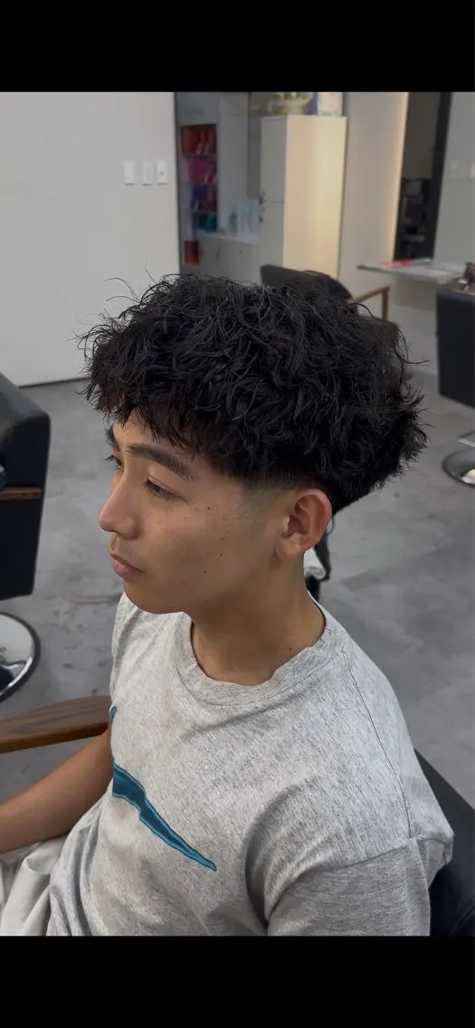 パーマ RIENS 高森俊輔のヘアスタイル