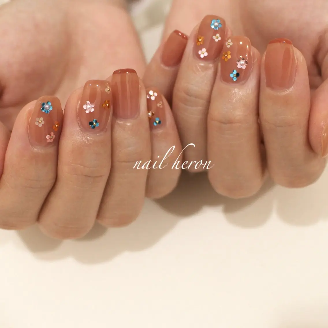 ネイル フラワーネイル ハンドネイル saki_ nail heronのネイルデザイン