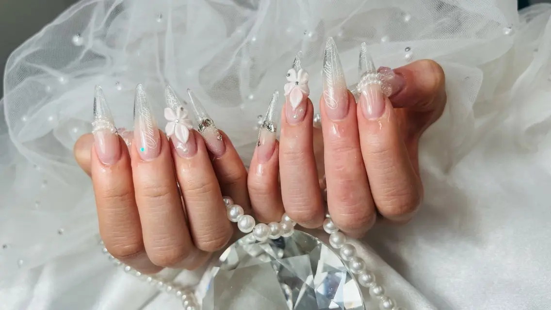 ネイル クリアネイル ハンドネイル bijou nails　蓮のネイルデザイン