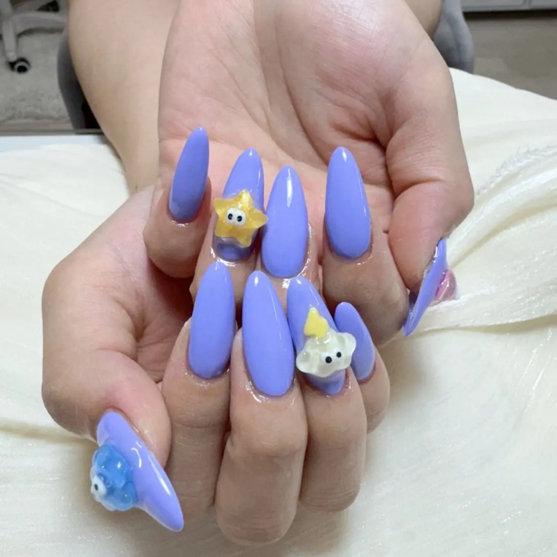 🍭【チップスカルプ】ワンカラーと好きなパーツ2本💅マグネットカラ変更可の写真