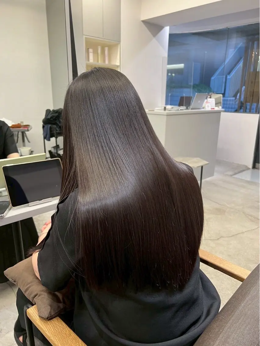 ロング パーマ 髪質改善 レイヤーカット 縮毛矯正 トリートメント 酸性ストレート 縮毛矯正 🍒モテ暖色カラー × うる艶✧ ゆなのヘアスタイル