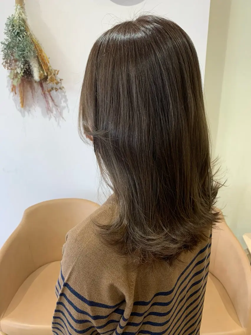 ロング カラー ベージュカラー 透明感カラー イルミナカラー カット ヘアカラー トリートメント 韓国レイヤー🇰🇷 /縮毛矯正/高島奈緒のヘアスタイル