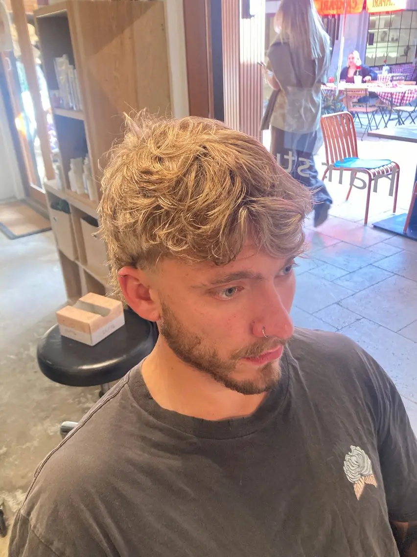 カラー メンズ メンズハイライト ブラウンカラー ダークブラウン ハイライトカラー ヘアカラー 鍋島 くるみのヘアスタイル