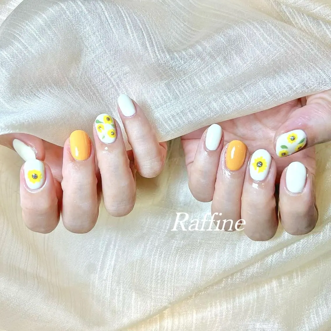 ネイル RAFFINE haru🦋🩵のネイルデザイン