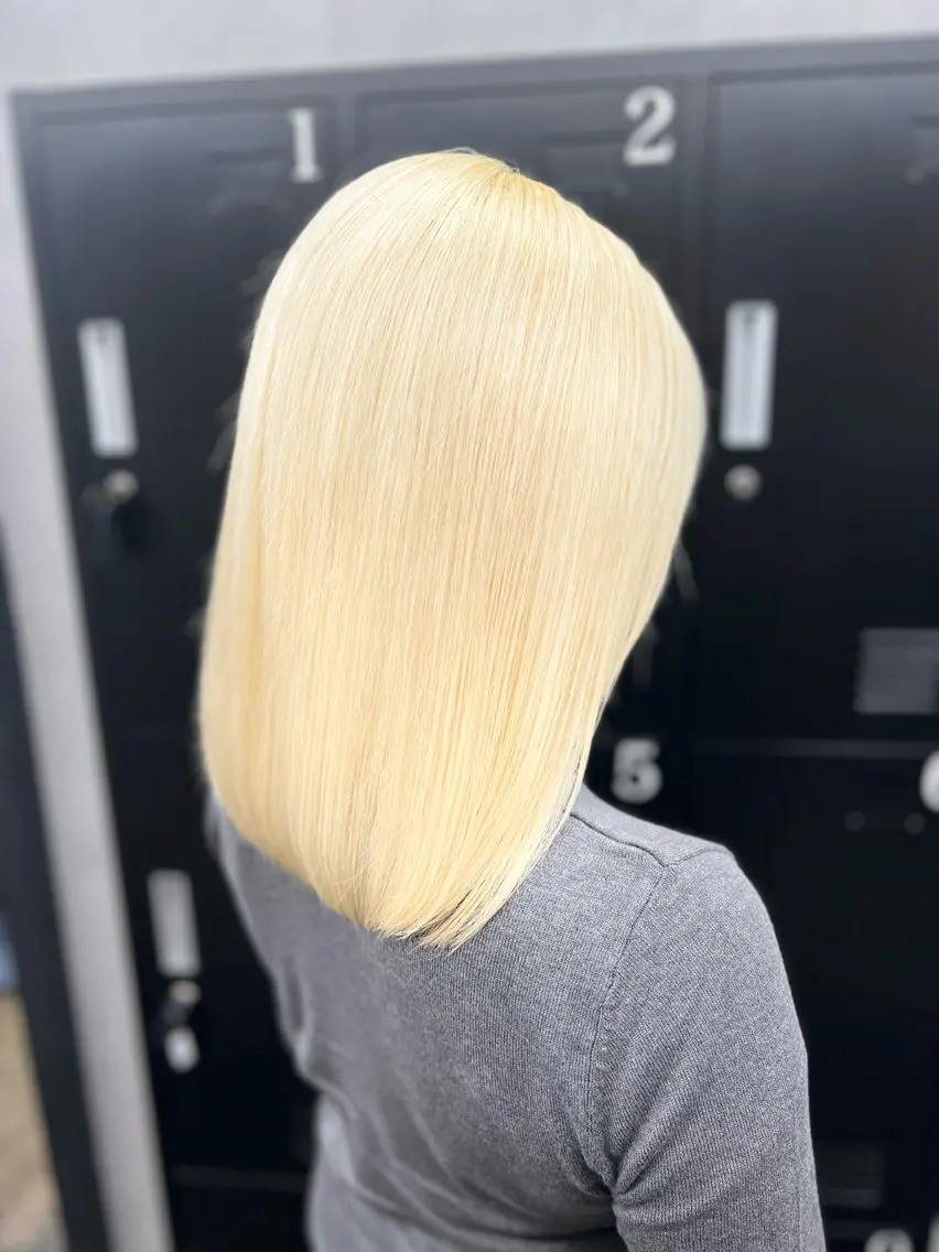 ミディアム カラー ブリーチ ブロンド ホワイトブロンド カット ヘアカラー 透明感カラー特化🫧 🦋栗原🦋のヘアスタイル