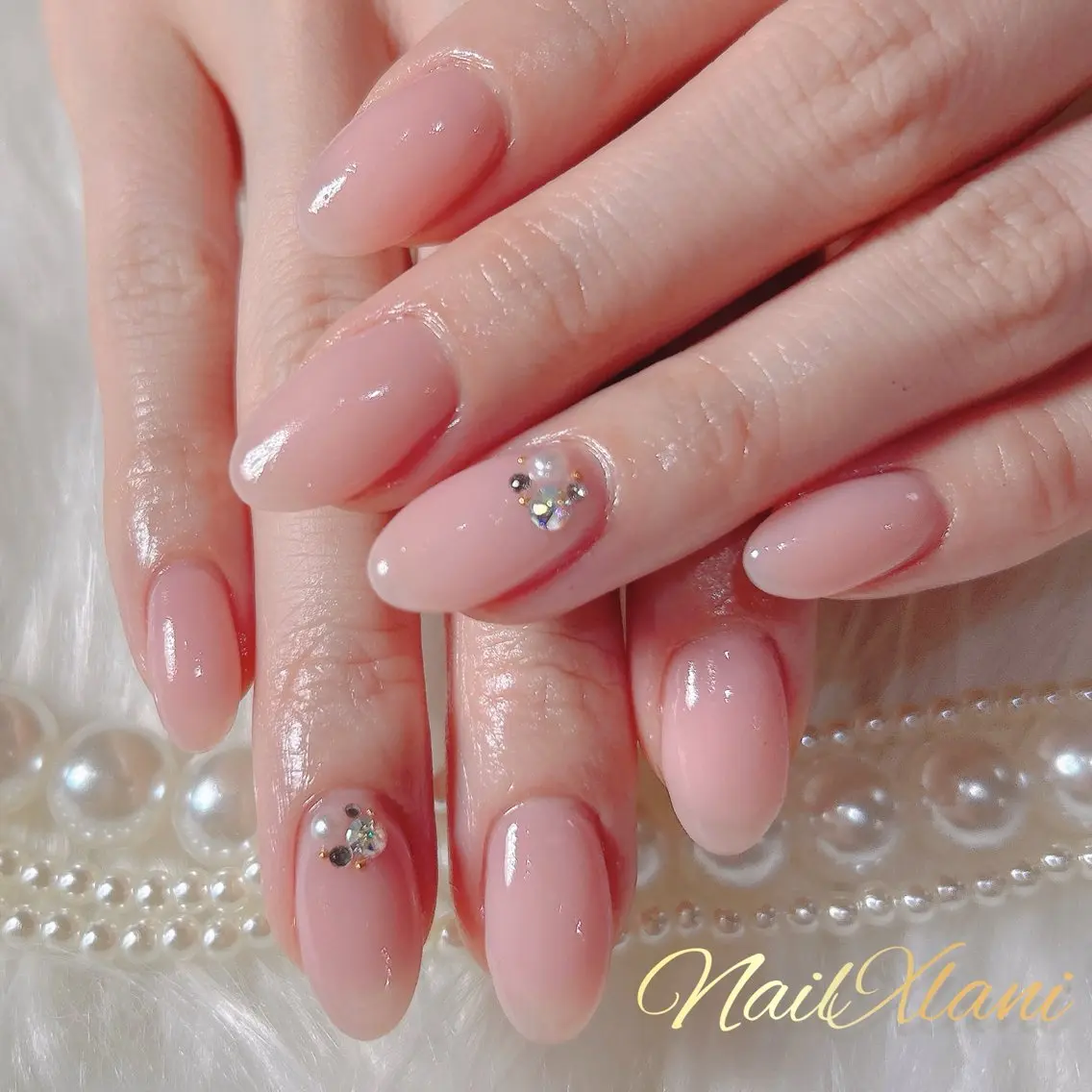 【ちゅるちゅる💅🏻】🌷大人上品🌷✨手が綺麗に見えるワンカラー&ストーンアート2本付き🎀の写真