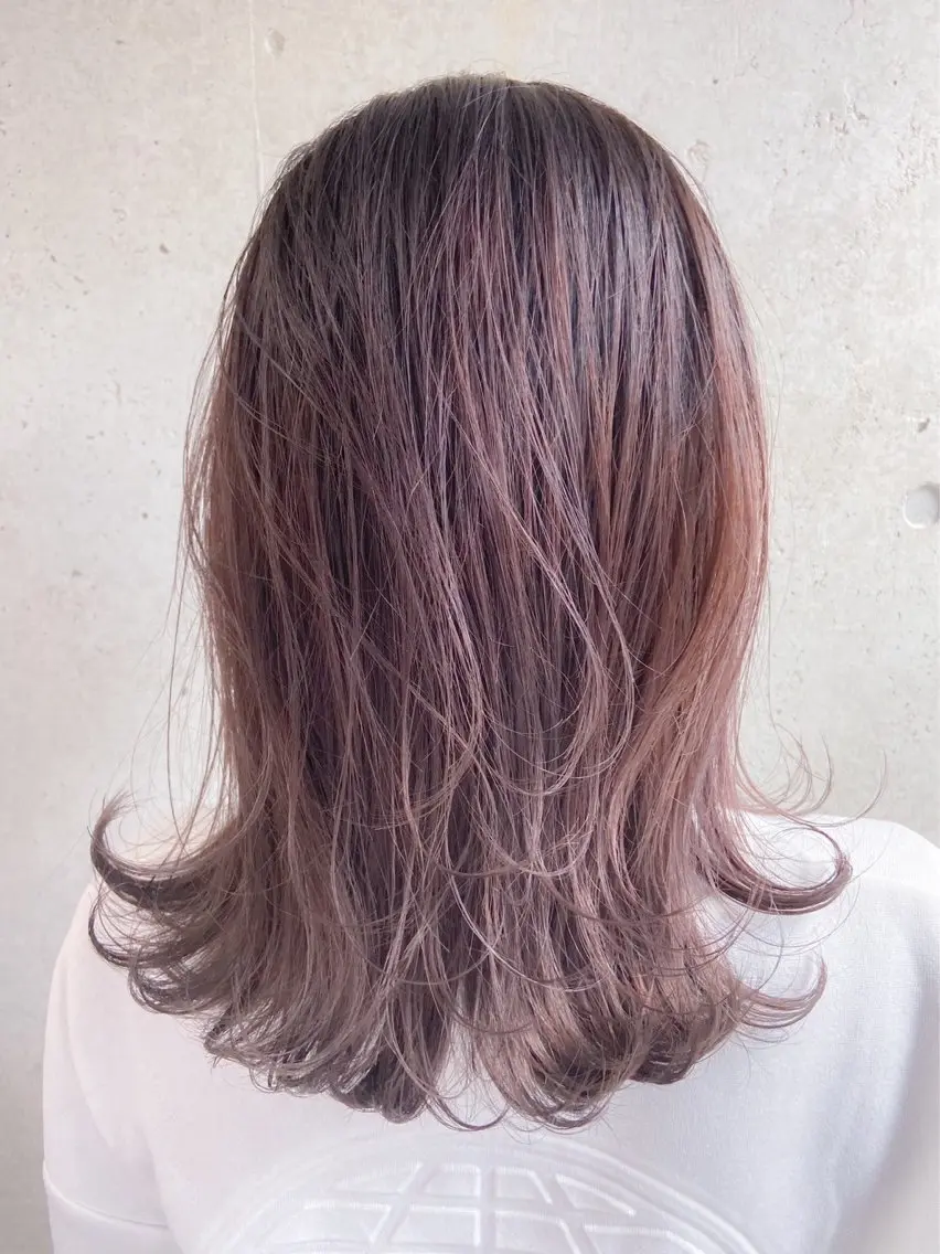 ミディアム カット ヘアカラー トリートメント J /レイヤーカット /ショートボブのヘアスタイル