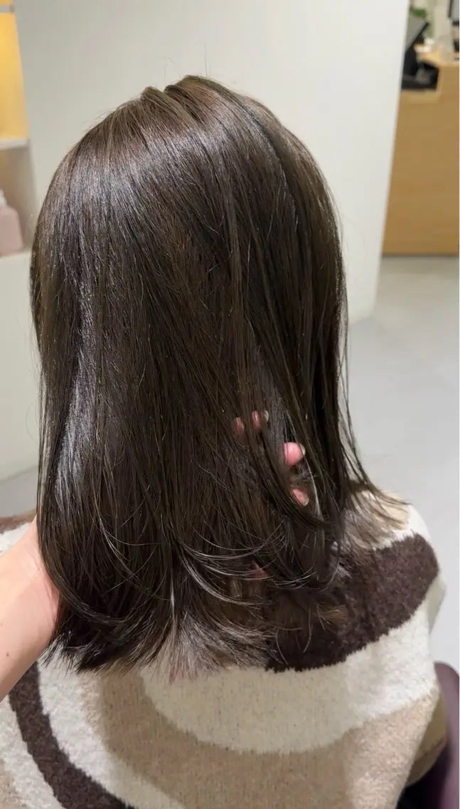 セミロング ヘアカラー トリートメント ️🫧透明感カラー& 髪質改善🎀いさきのヘアスタイル