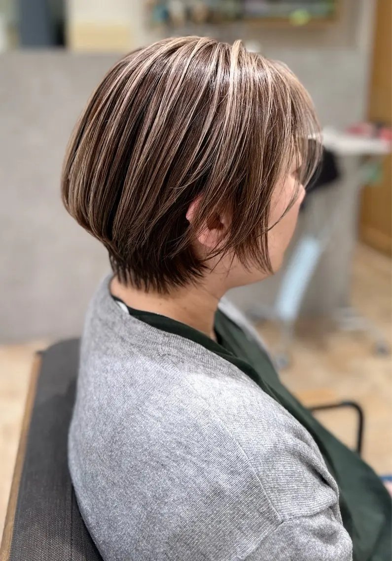 ショート カラー ハイライトカラー くびれヘア ハイライト ショートヘア 西川 竜誠のヘアスタイル