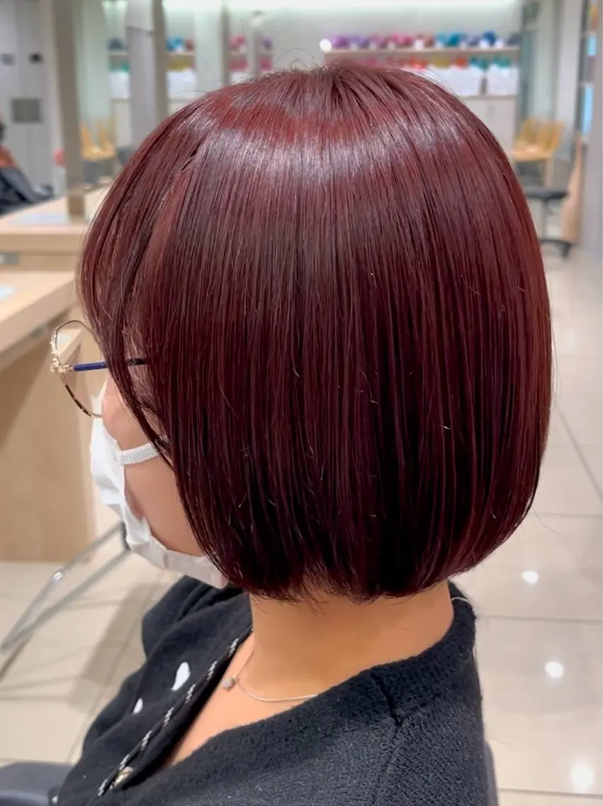ショート カラー ブリーチ ダブルカラー ブリーチなしカラー レッドカラー カット ヘアカラー トリートメント 巖本 真希のヘアスタイル