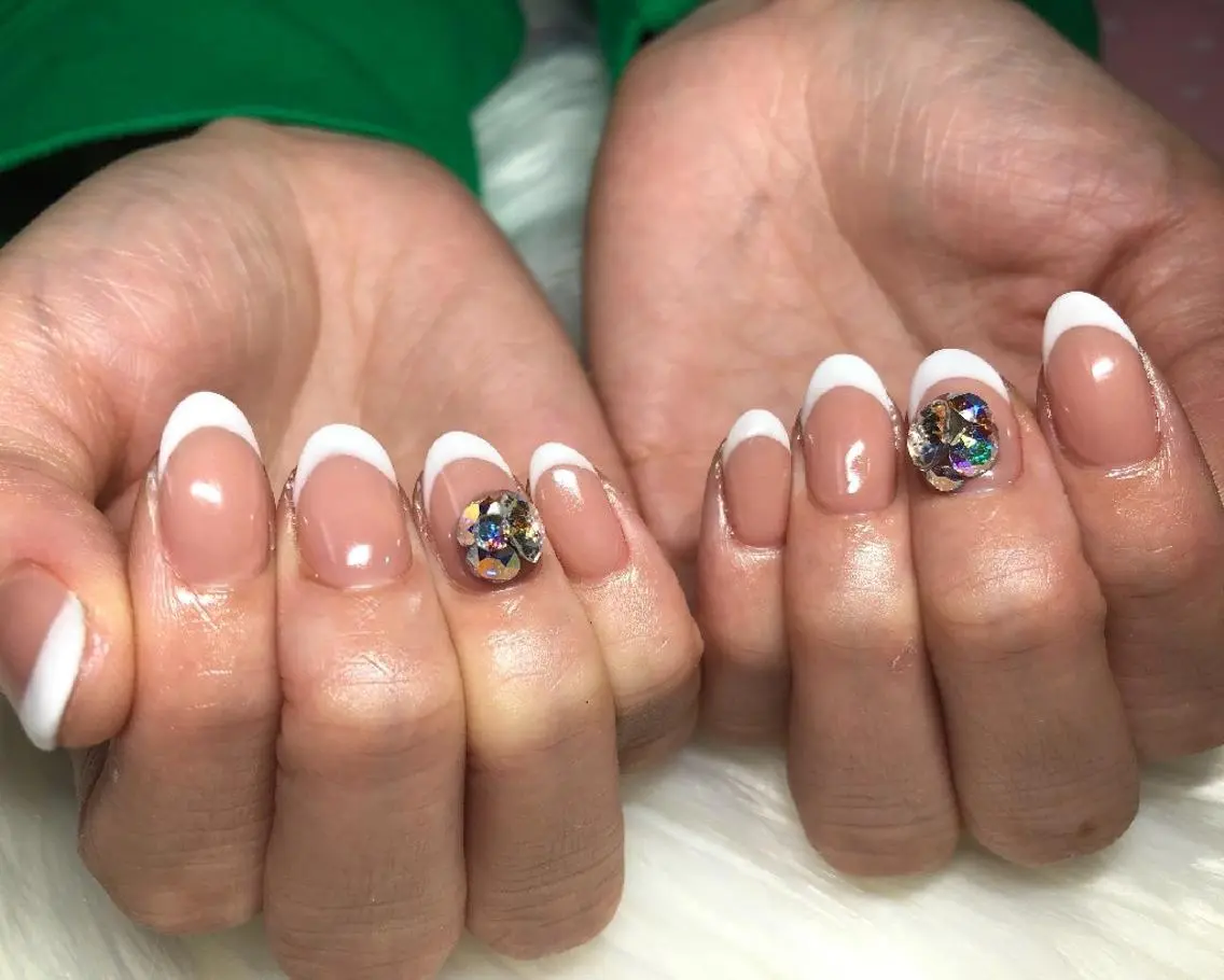 ネイル フレンチネイル ジェルネイル 齋藤 あゆみのネイルデザイン
