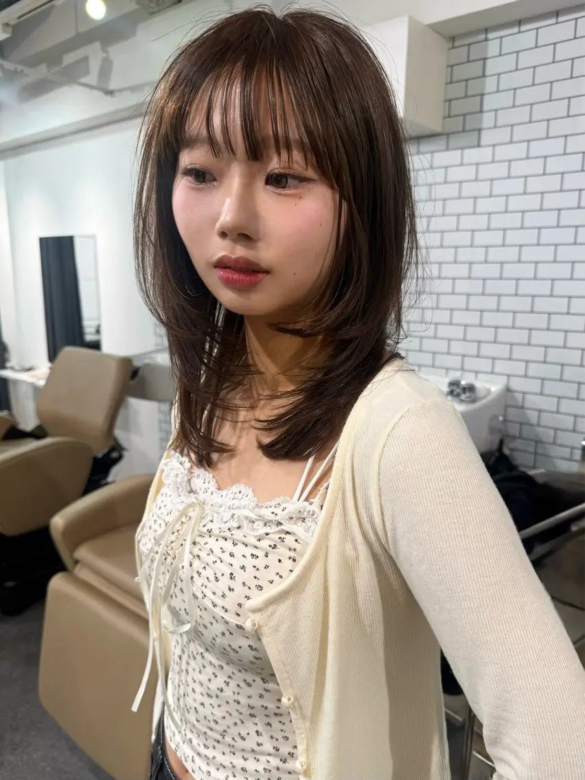セミロング カット ヘアカラー トリートメント sota／透ける モノトーン/抜け感のヘアスタイル
