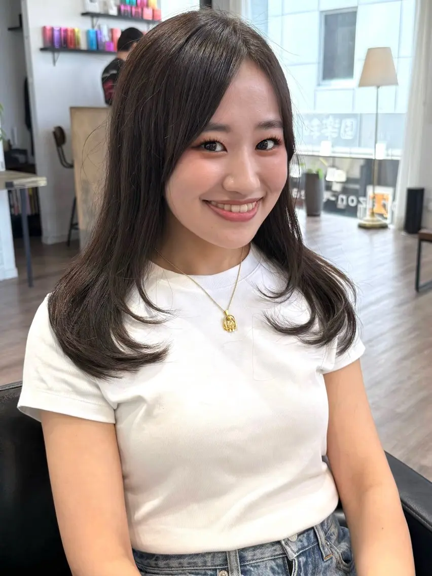 セミロング Minami Yuiのヘアスタイル