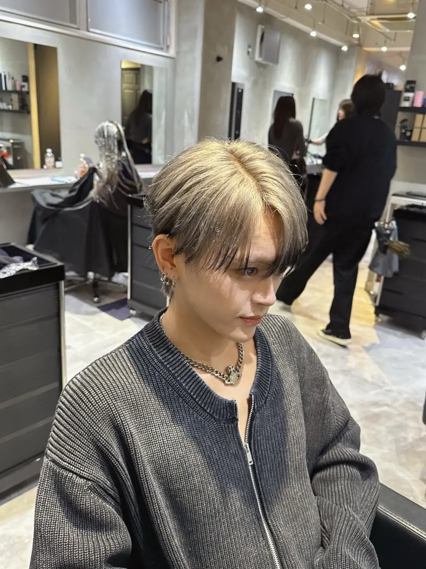 ショート カラー ブリーチ カット ヘアカラー トリートメント レイヤーカット/ 縮毛矯正🇰🇷早坂のヘアスタイル