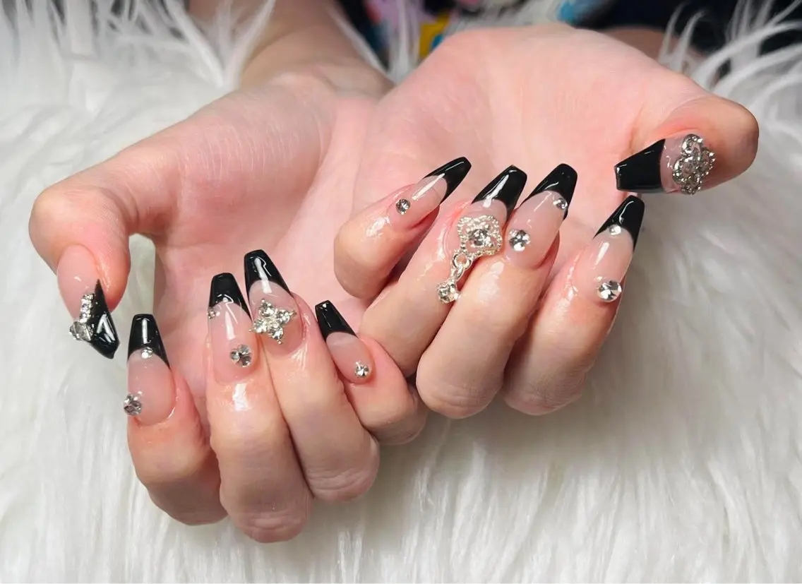 ネイル AURA NAIL 上前津のネイルデザイン