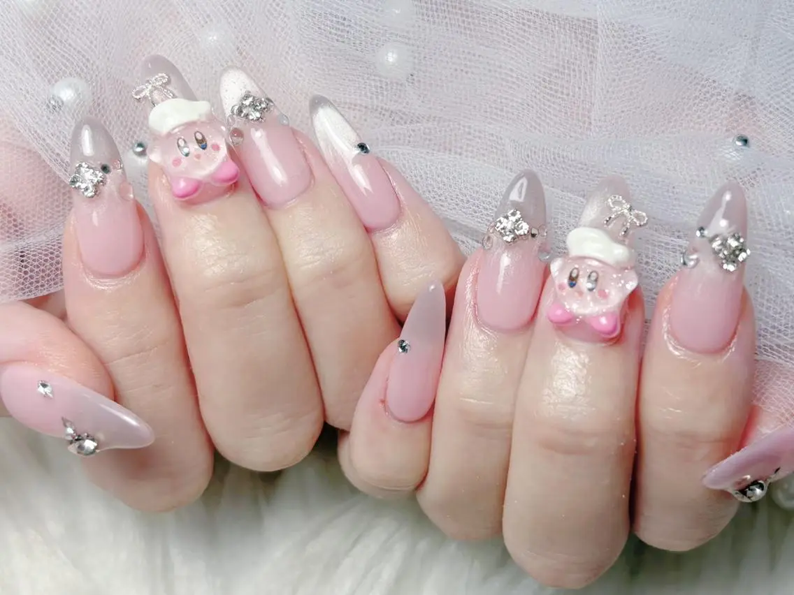 ネイル オーロラネイル 長さ出し フレンチネイル ガーリー キラキラネイル リリ 奈🎀のネイルデザイン