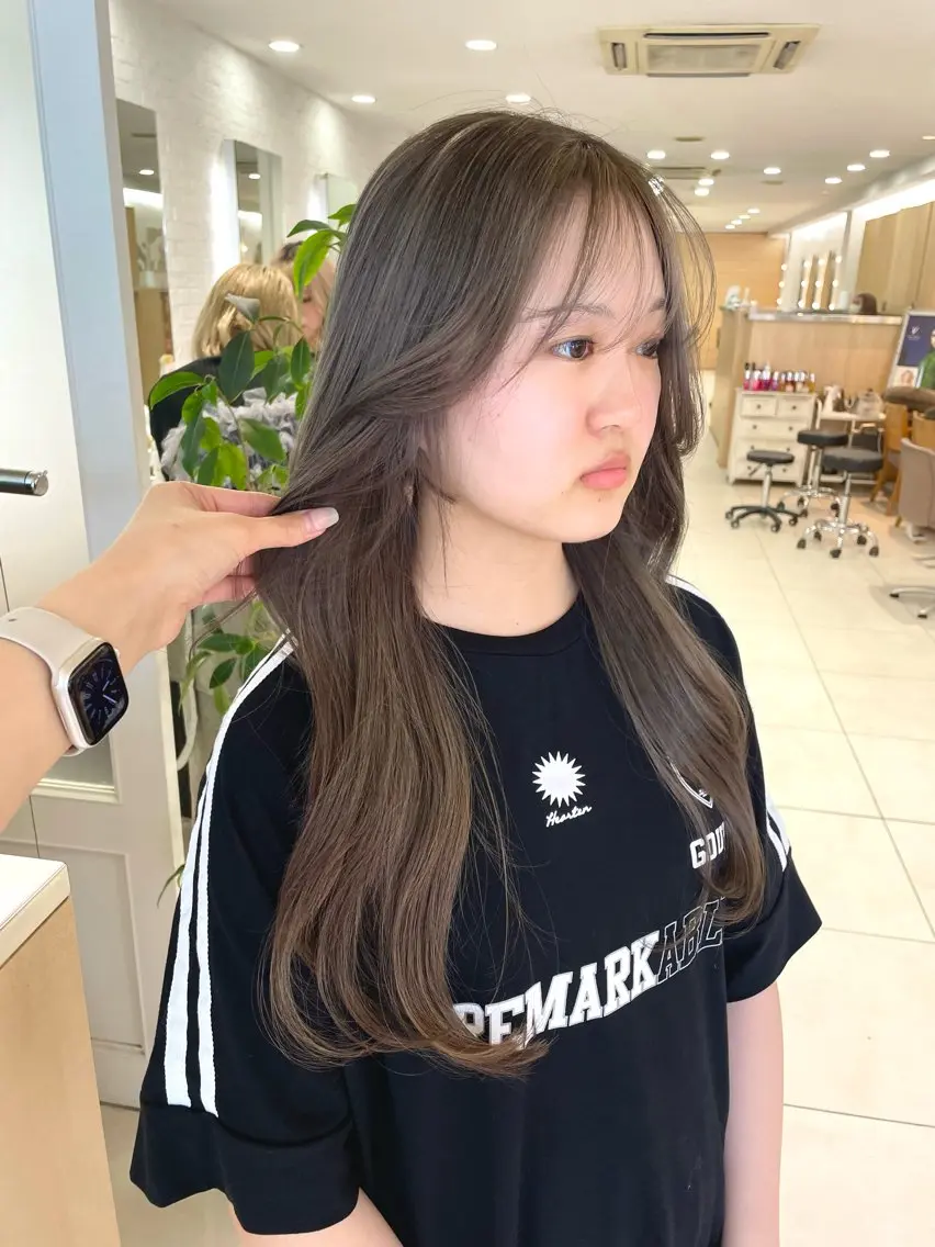 ロング 顔まわりレイヤー 姫カット 韓国風ヘア レイヤーカット ロング 🧸SAKI🎀 韓国レイヤーのヘアスタイル