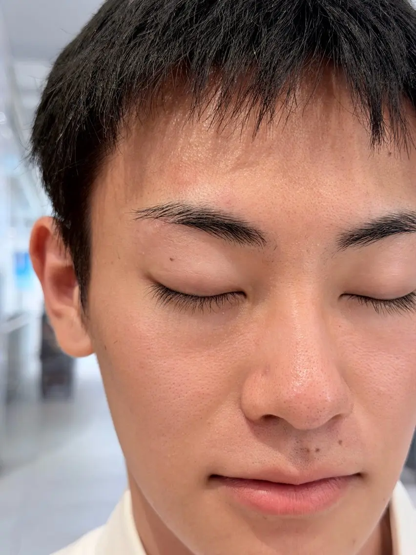 アイブロウ 五木田 琥珀のヘアスタイル