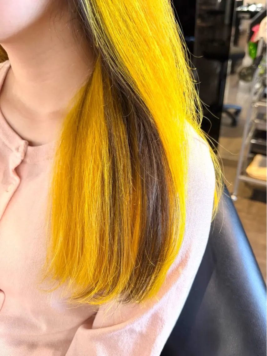 ロング ヘアカラー momo🎀韓国レイ ヤー・ハイトーンのヘアスタイル