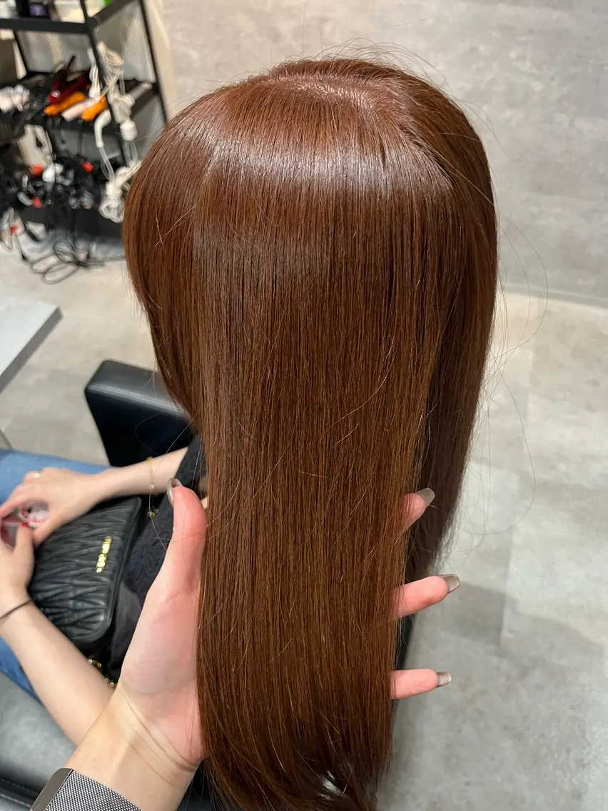 ロング カラー HOHOMI （ほほみ）のヘアスタイル