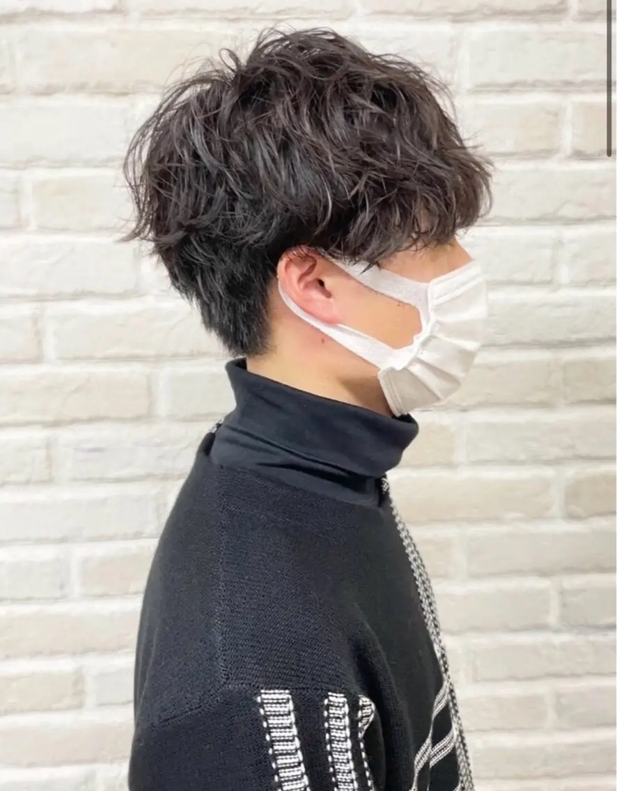 パーマ メンズ マッシュ 刈り上げ 波巻きパーマ 🧴カワバタ🧴 /暖色/髪質改善のヘアスタイル