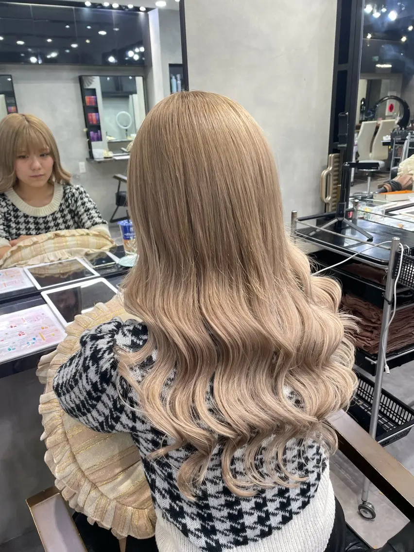 👑【業界最高峰】👑艶カラー+スーパーレミーエクステ60枚〔エクステカット込み〕 巻き仕上げ付き💫の写真