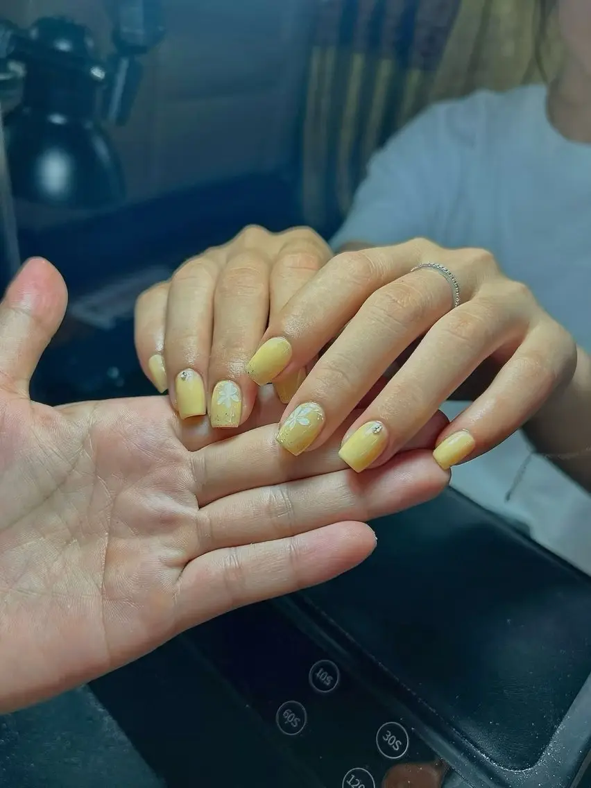 ネイル 桜ネイル 長さ出し フレンチネイル 韓国ネイル マグネットネイル ハンドネイル Kiwami nailsalonのネイルデザイン