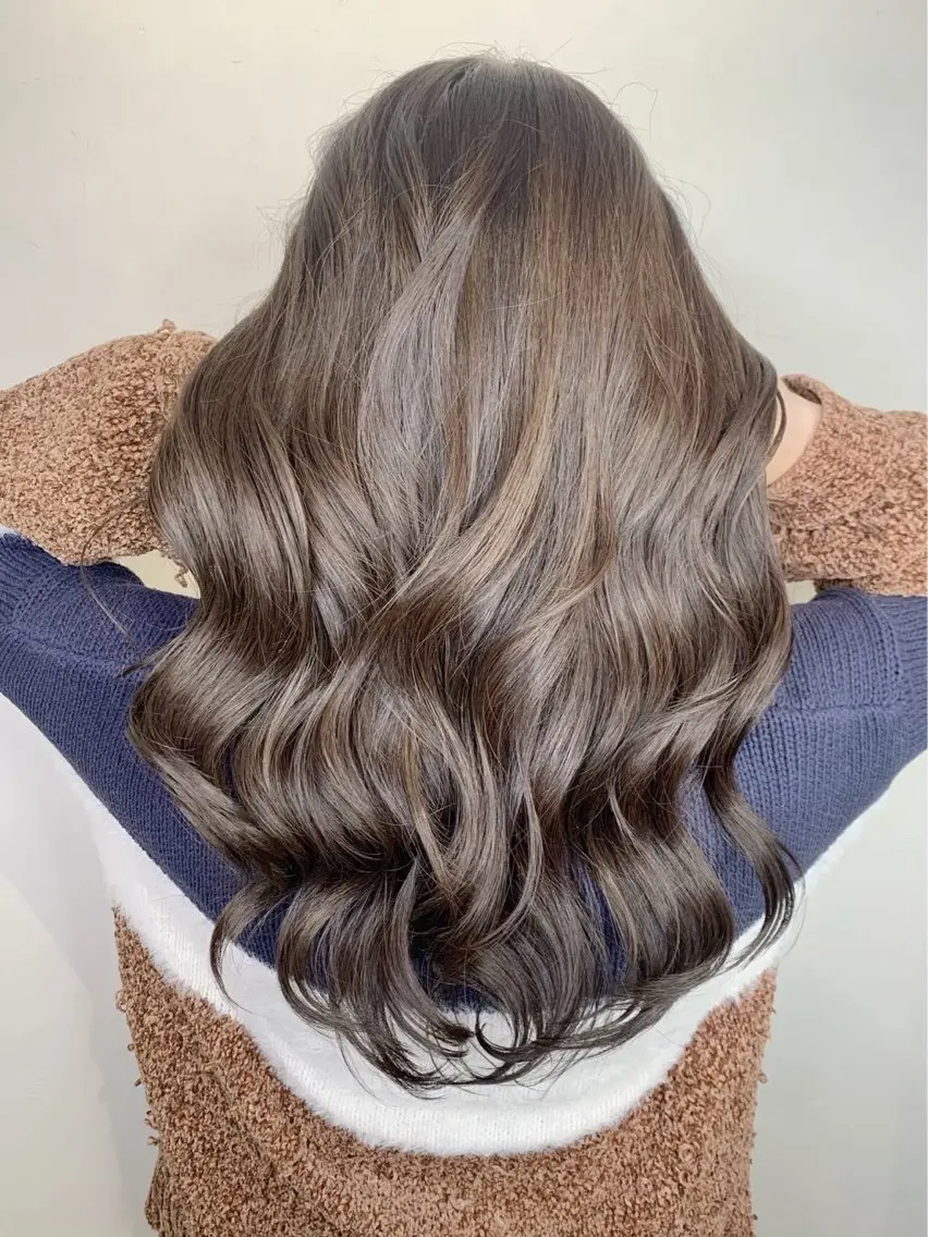 セミロング カット ヘアカラー ＿white 並木のヘアスタイル