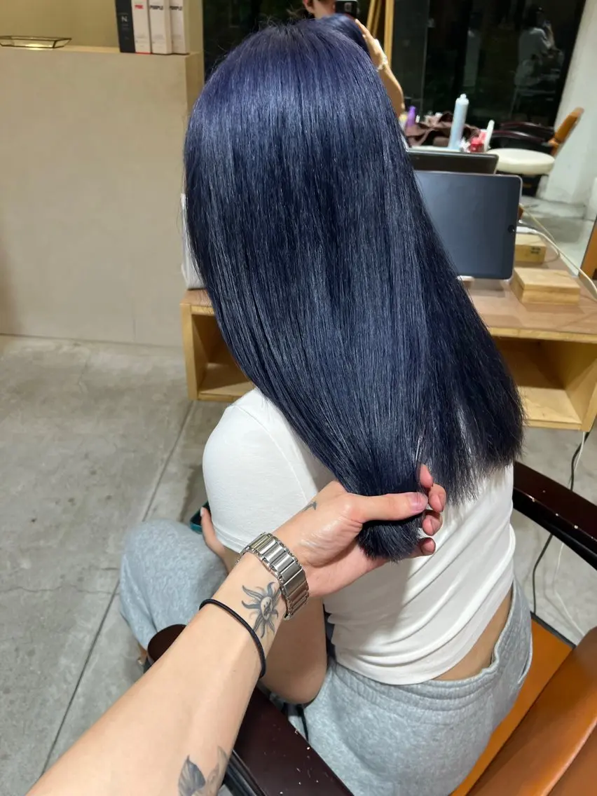 ロング カラー ブルーカラー ブルーバイオレット バイオレットカラー ヘアカラー トリートメント エクステ⭐️艶カラー koukiのヘアスタイル