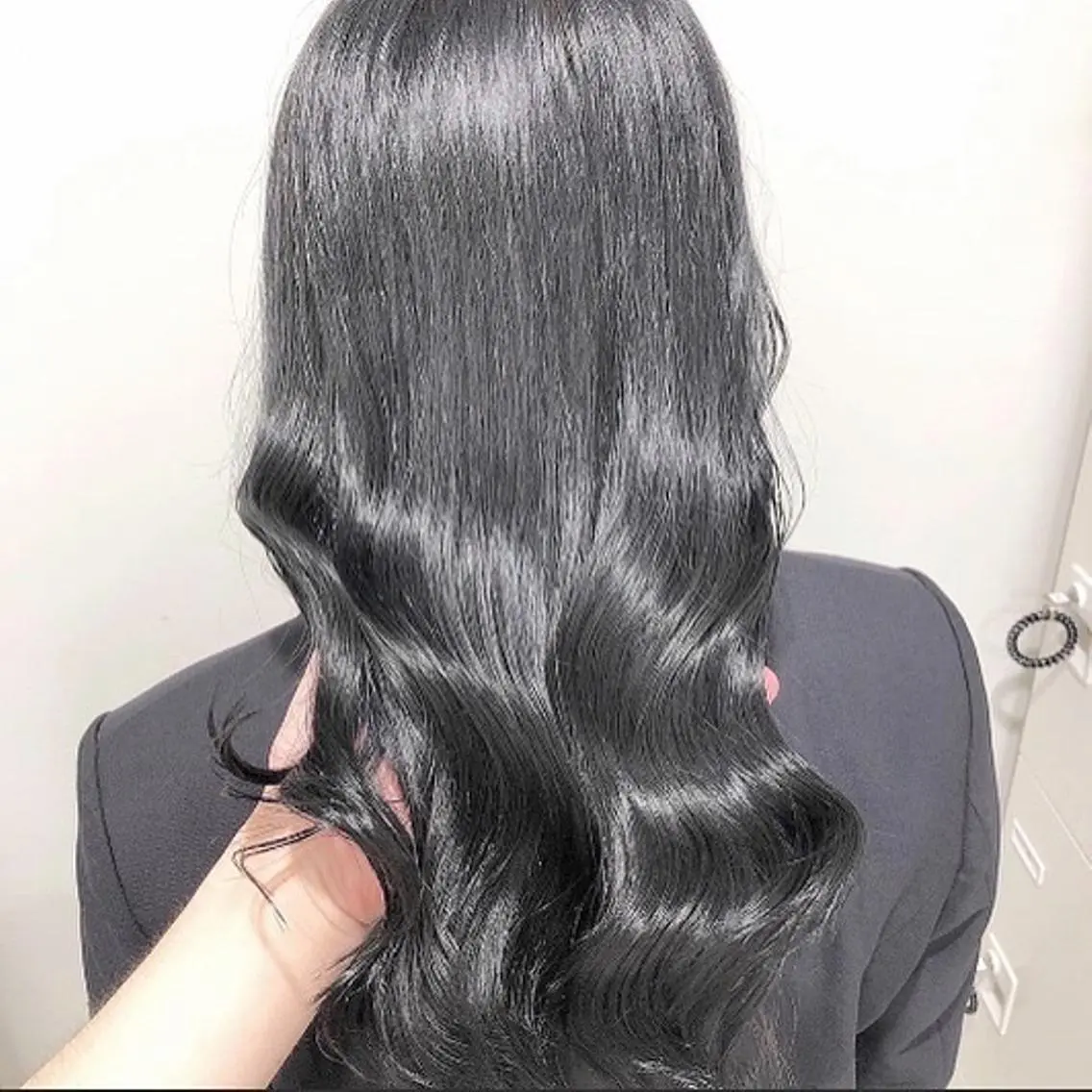 ロング カラー 透明感カラー グレージュ カット ヘアカラー トリートメント ヘッドスパ ヘアセット ベージュカラー💖 やすひろのヘアスタイル