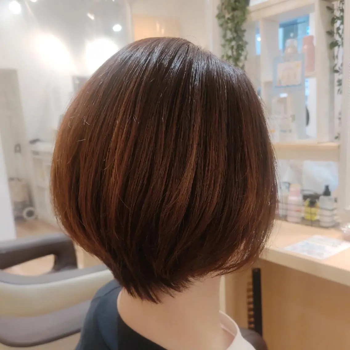 ショート カラー 岩田 祐加のヘアスタイル