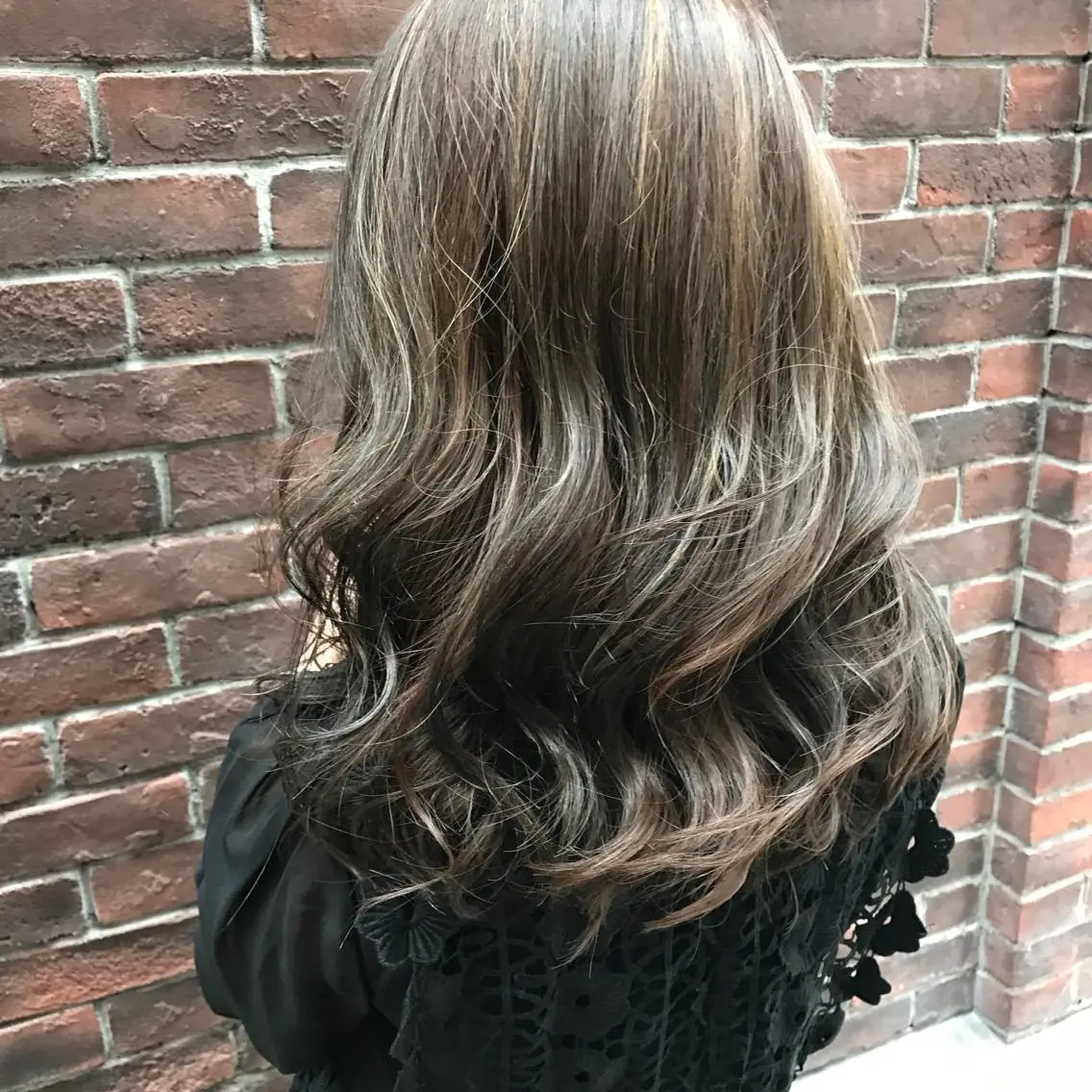 セミロング アッシュ ハイライト u harukaのヘアスタイル
