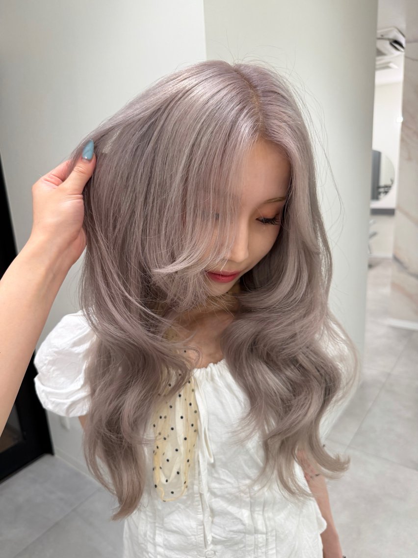 ロング ヘアカラー XIA AIMIのヘアスタイル