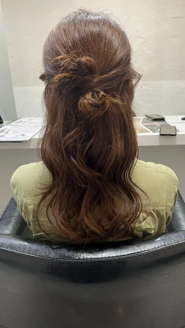ロング カラー ヘアアレンジ ベージュカラー ブリーチ ブラウンカラー ブリーチなしカラー 🎀tokute ナオ🧸のヘアスタイル