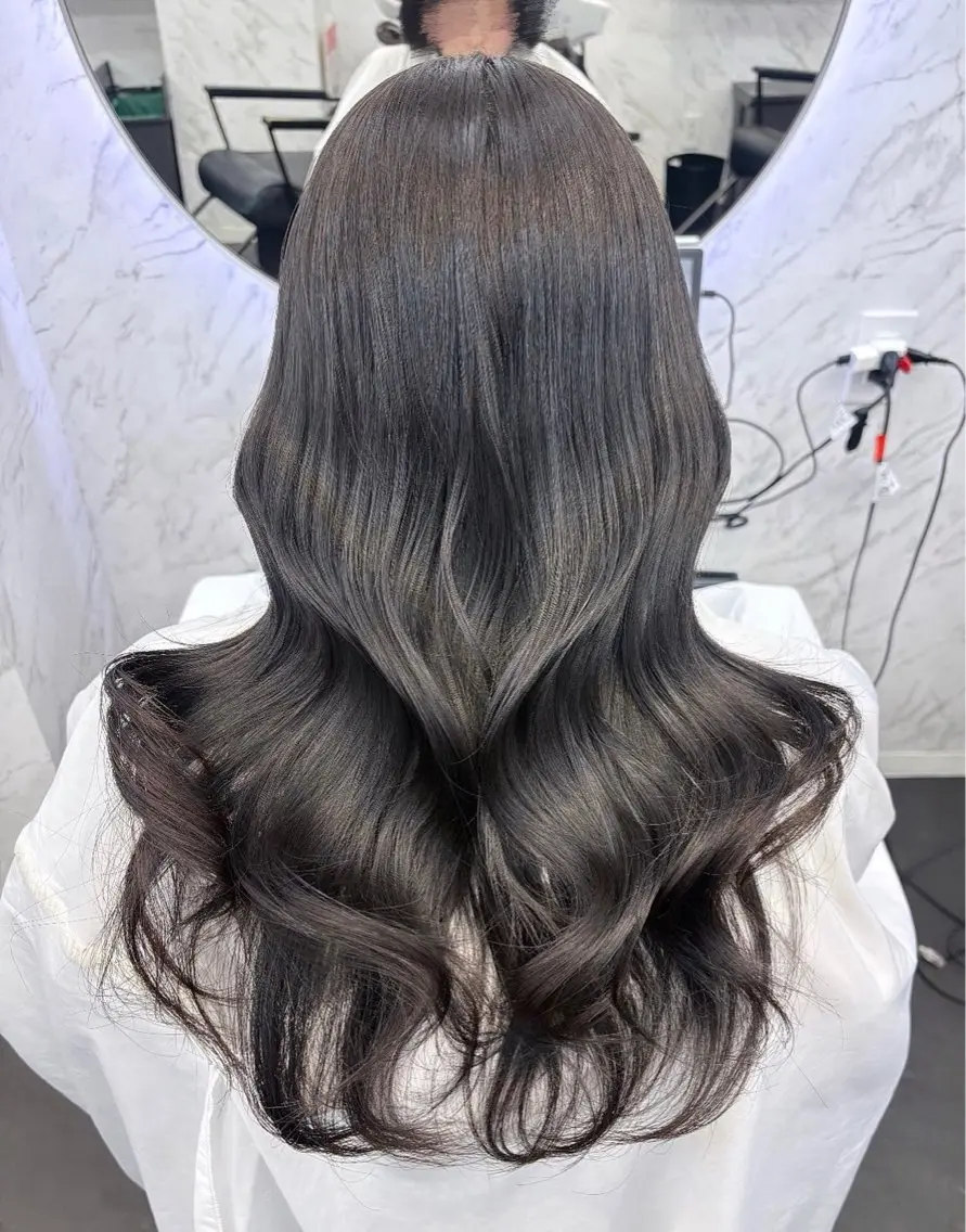 カラー ブリーチ 透明感カラー グレージュ ブリーチなしカラー ヘアカラー ⋆✦ Leon カット¥1100‼️のヘアスタイル