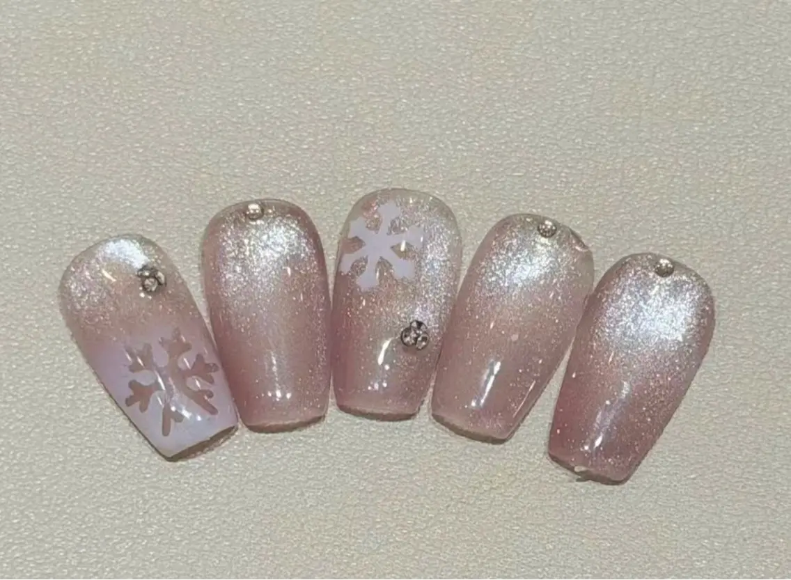 ネイル ハンドネイル CHERIR Emiのネイルデザイン