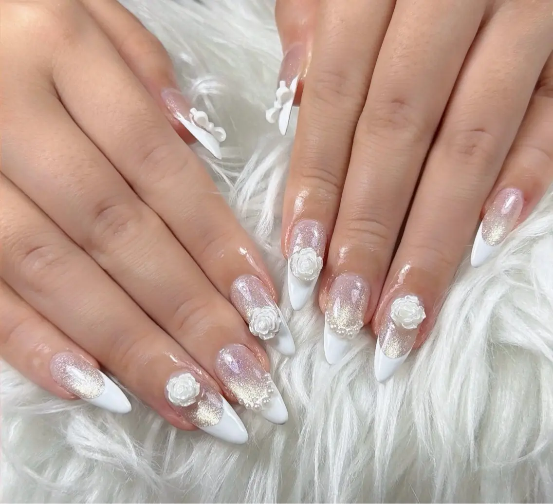 ネイル チークネイル フレンチネイル グラデーション キラキラネイル 韓国ネイル ハンドネイル HIKARIHANA NAILのネイルデザイン