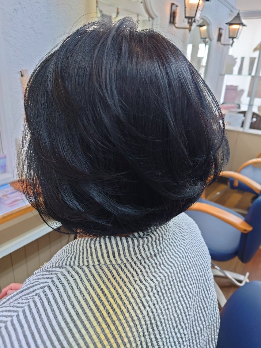 ミディアム 森長 咲子のヘアスタイル
