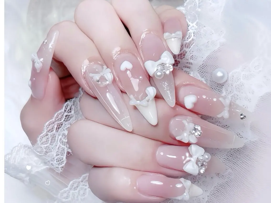 ネイル 韓国ネイル マグネットネイル 持ち込み ニュアンスネイル シンプルネイル ハンドネイル Huyn Nail Shinjyukuのネイルデザイン