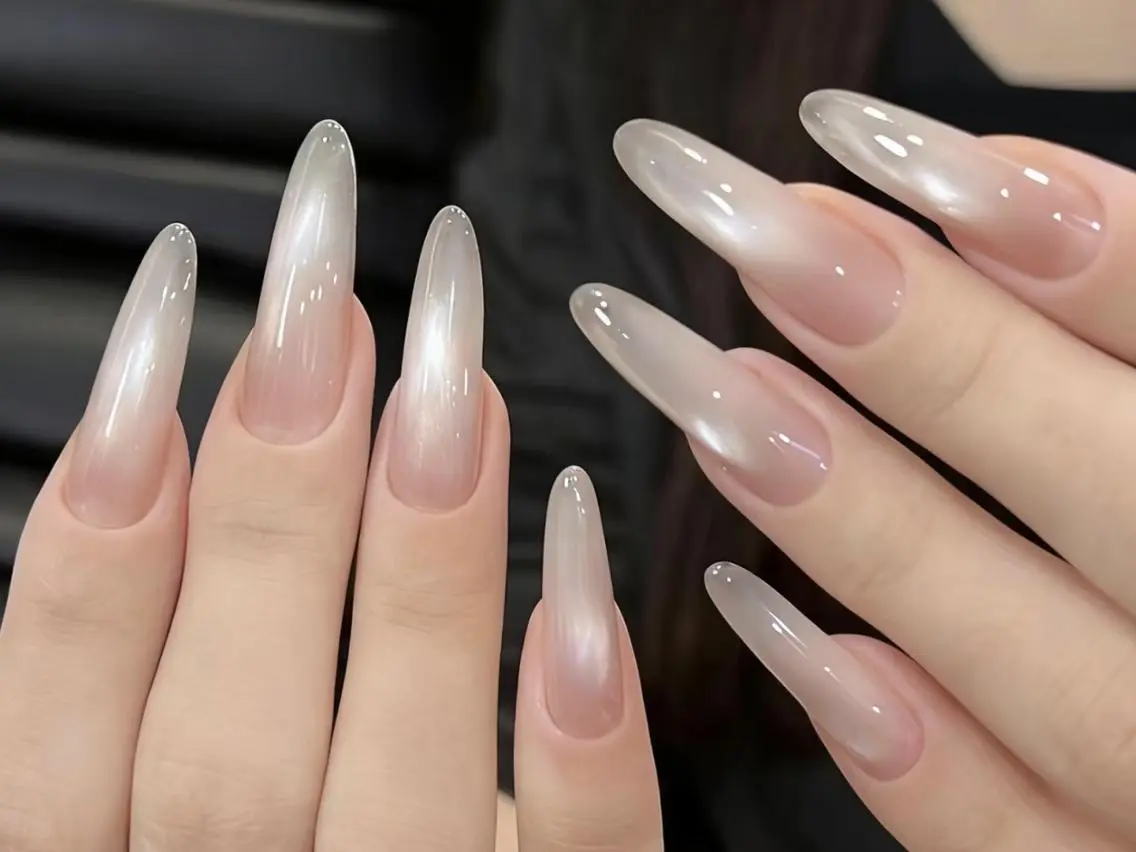 ネイル ハンドネイル ハンドケア MoonNail エミのネイルデザイン