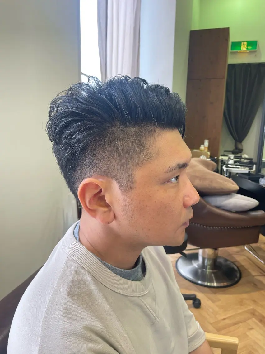 ショート メンズ アップバング ショートヘア 溝口 槙里也のヘアスタイル