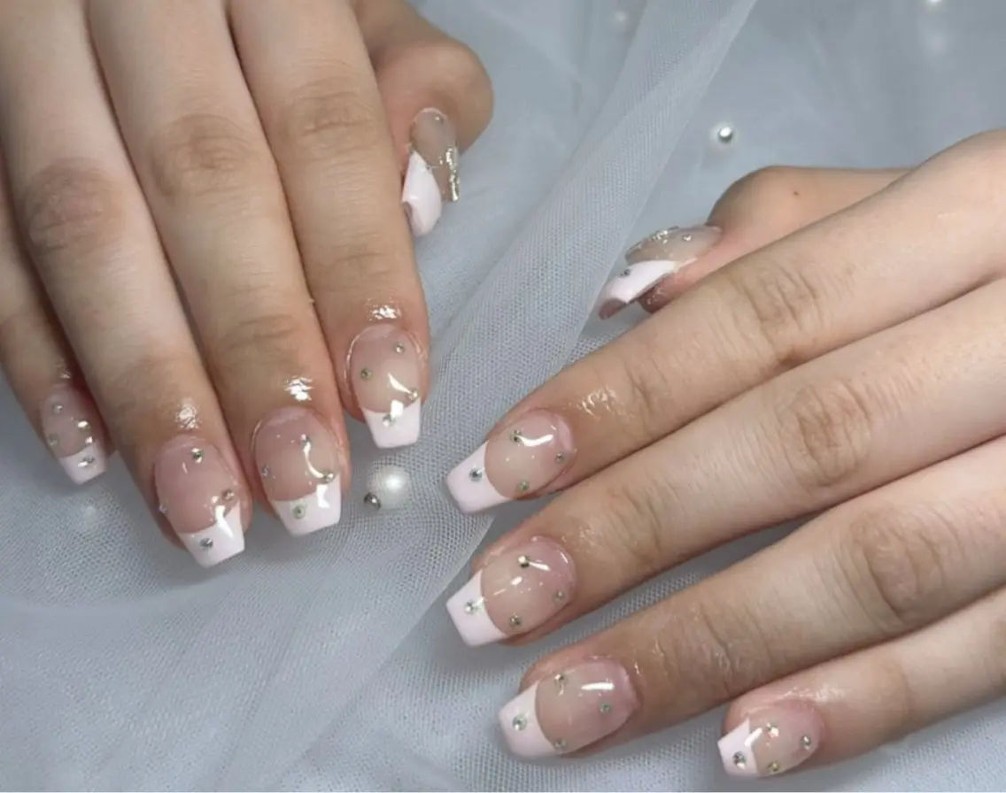 ネイル ハンドネイル フットネイル LAVISH nanamiのネイルデザイン