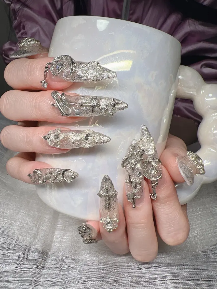 ネイル 長さ出し グラデーション 卒業式 キラキラネイル マグネットネイル Lee Nailsのネイルデザイン