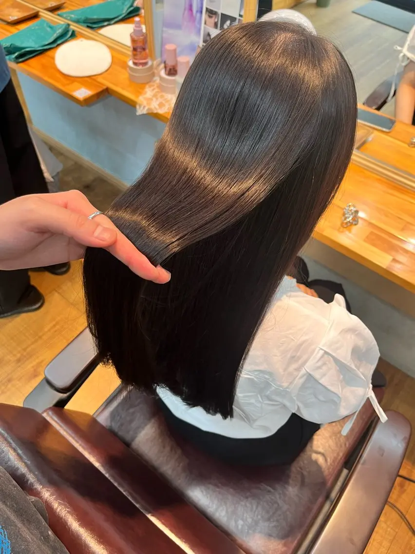 ✨2回目以降限定✨顔まわりカット+全体カラー+CMCトリートメントの写真